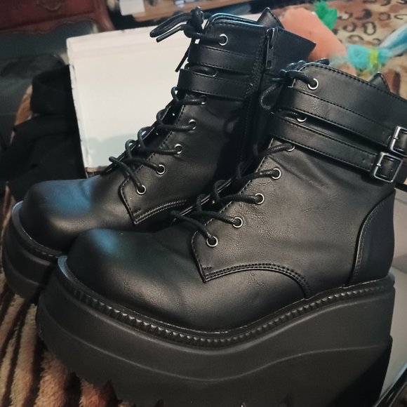 New! Demonia Shaker 52 Platform Boot - Picture 1 of 5